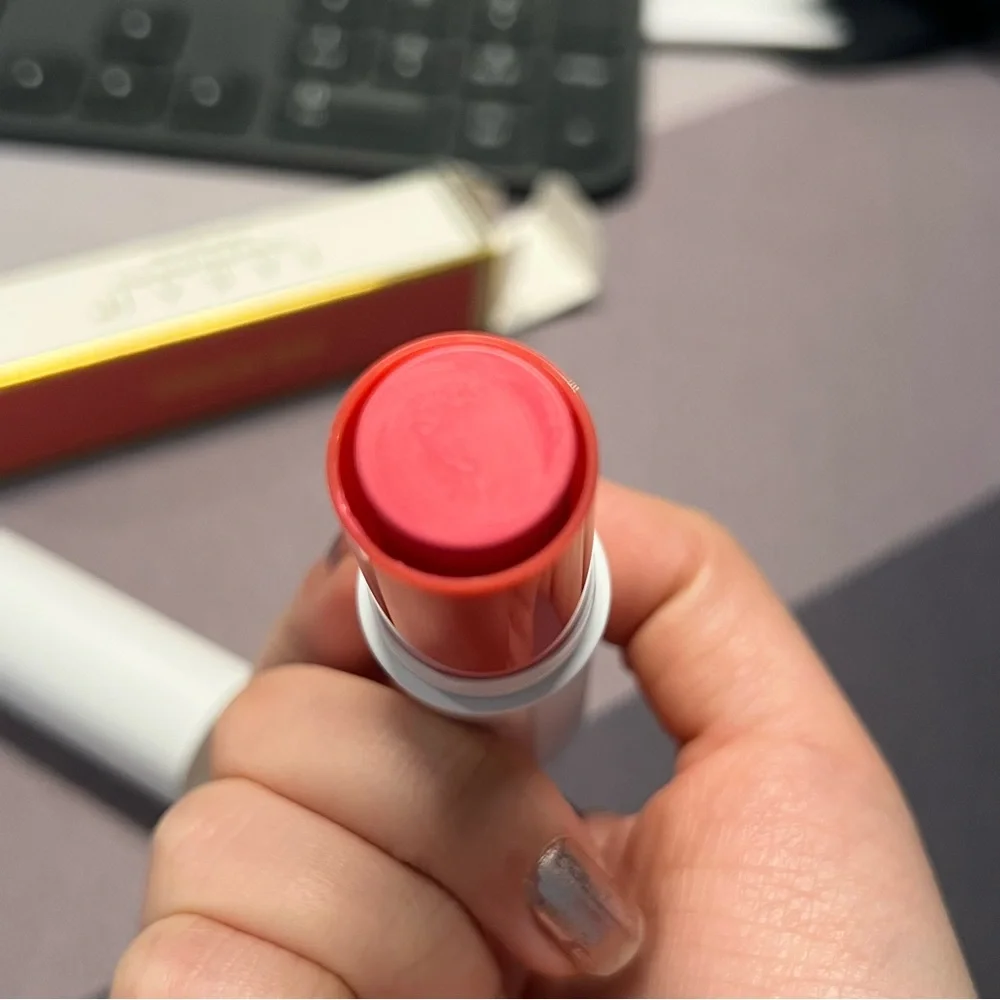 F.A.R.A.H ~ Creamy Malai Blush Stick ~ She Hunny (pinky peach)